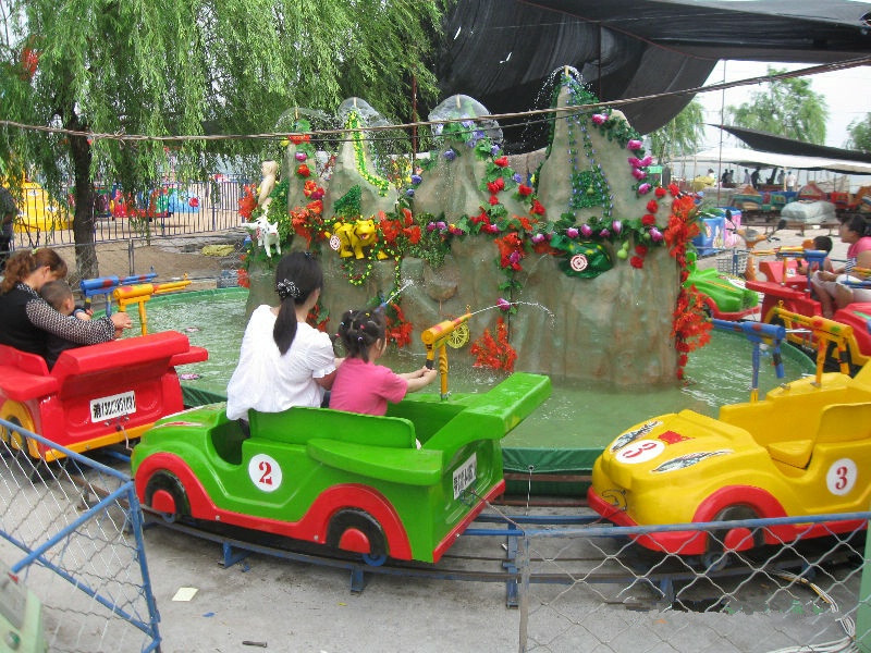 水陸戰車游樂設備