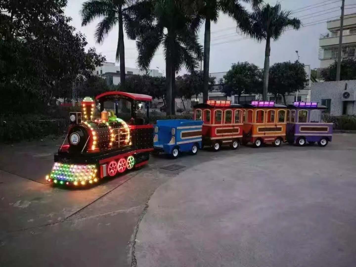 無軌觀光小火車價格,無軌觀光小火車廠家,無軌觀光小火車多少錢 無軌觀光小火車價格,無軌觀光小火車廠家,無軌觀光小火車多少錢